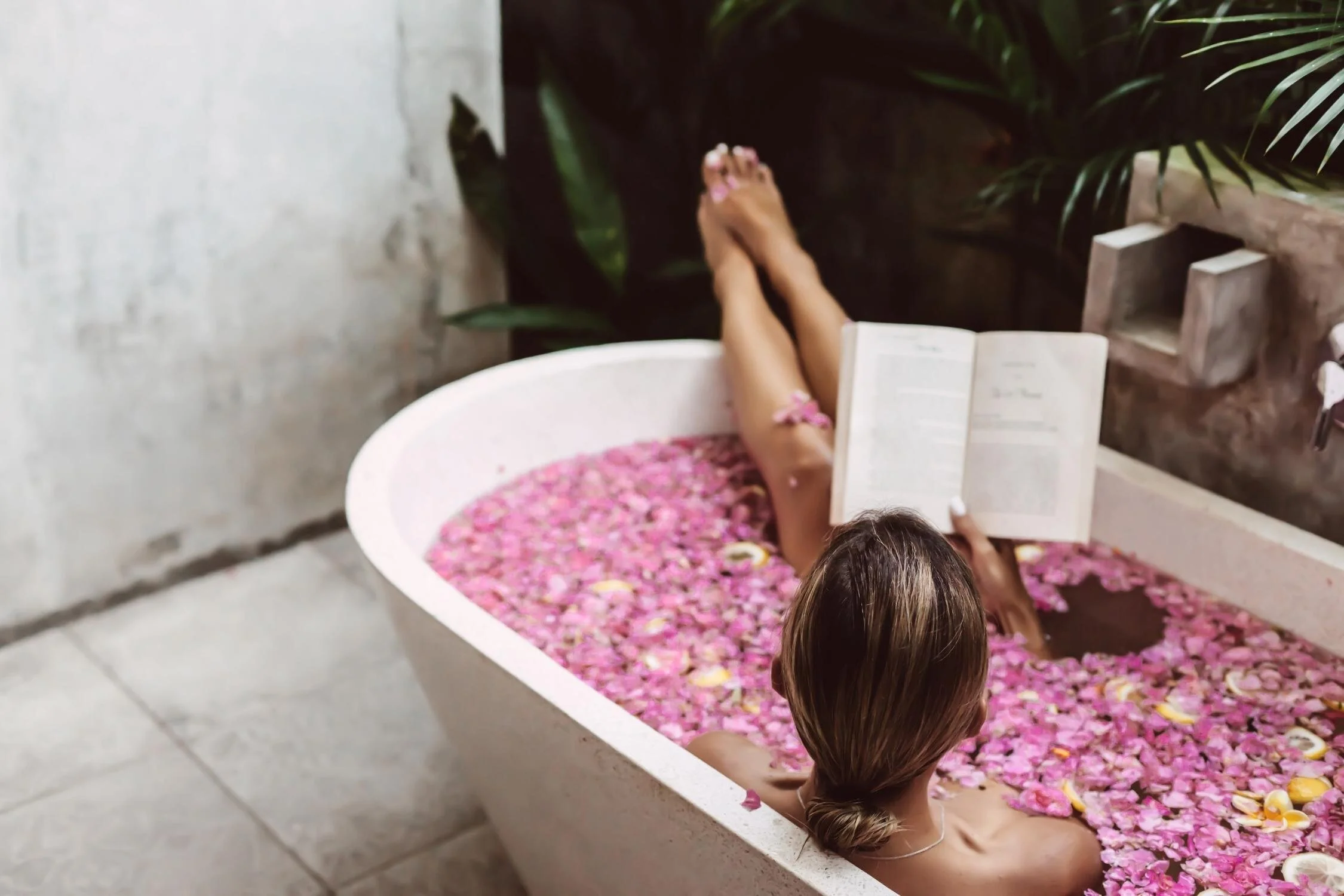 4 Amazing DIY Herbal Bath Tea Recipes PRANCIER